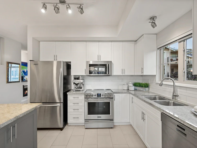21-245 Francis Way, New Westminster, BC, V3L 0A7 - 7