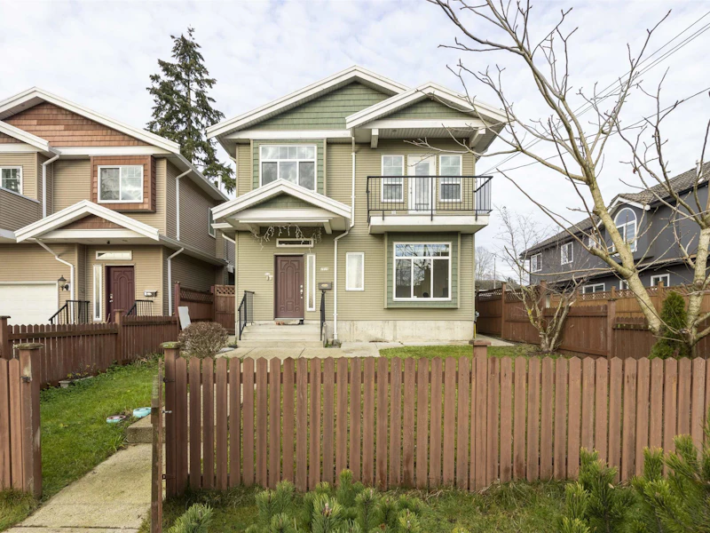 7519 14th Avenue, Burnaby BC V3N 2A2