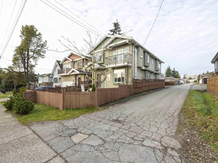 7519 14th Avenue, Burnaby, BC, V3N 2A2 - 39