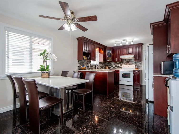 5756 St. Margarets Street, Vancouver, BC, V5R 3H5 - 4