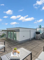 Th5 200 Nelson's Crescent