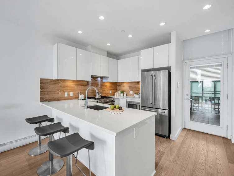 TH5-200 Nelson's Crescent, New Westminster, BC, V3L 0H4 - 9