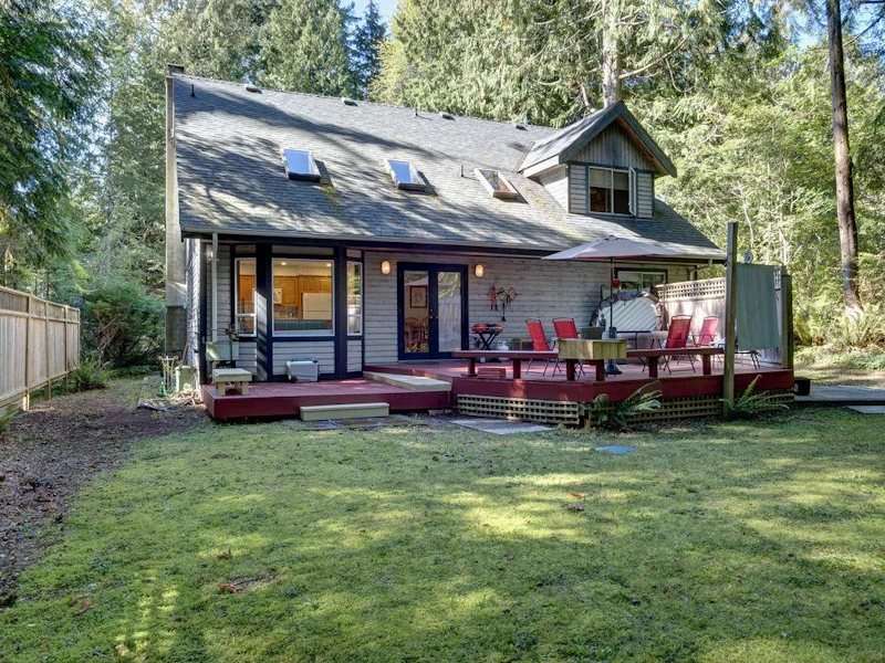 1408 Park Avenue, Roberts Creek BC