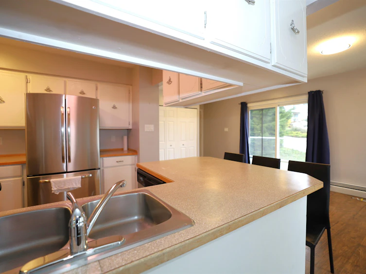 5759 Trail Avenue, Sechelt, BC, V7Z 0L8 - 7