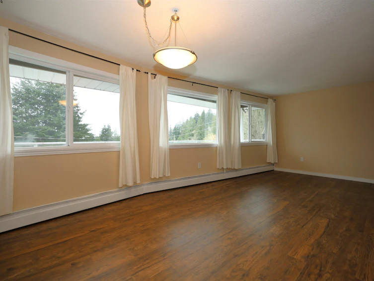 5759 Trail Avenue, Sechelt, BC, V7Z 0L8 - 11