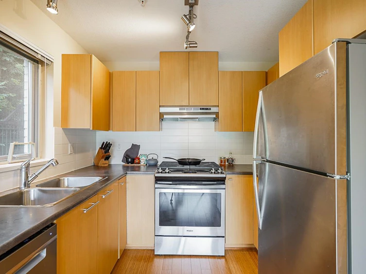 316-9319 University Crescent, Burnaby, BC, V5A 4Y5 - 16