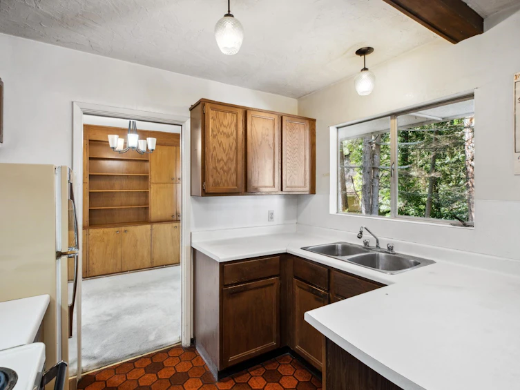 4169 Lions Avenue, North Vancouver, BC, V7R 3S2 - 17