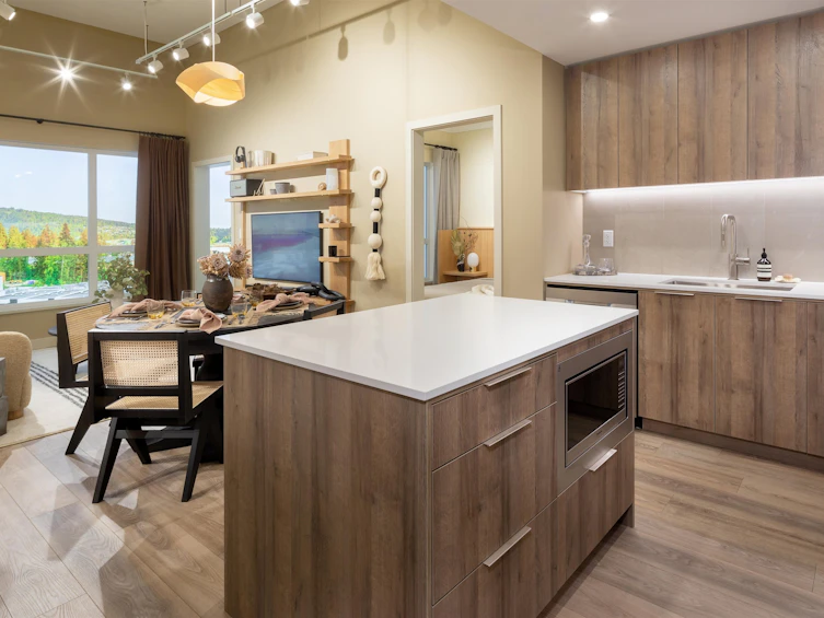 201-3594 Malsum Drive, North Vancouver, BC - 2