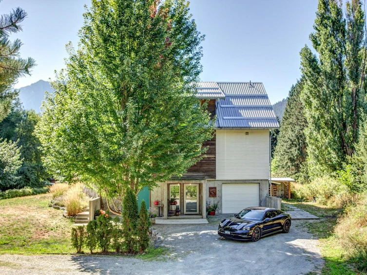 7597 Pemberton Meadows Road, Pemberton, BC, V0N 2L0 - 3
