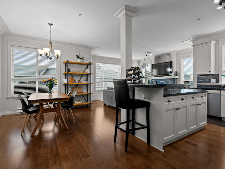204-32729 Garibaldi Drive, Abbotsford, BC, V2T 0A6 - 2