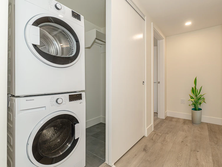 1401-10428 Whalley Boulevard, Surrey, BC, V3T 1W6 - 16
