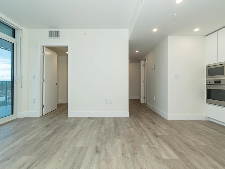 1401-10428 Whalley Boulevard, Surrey, BC, V3T 1W6 - 5