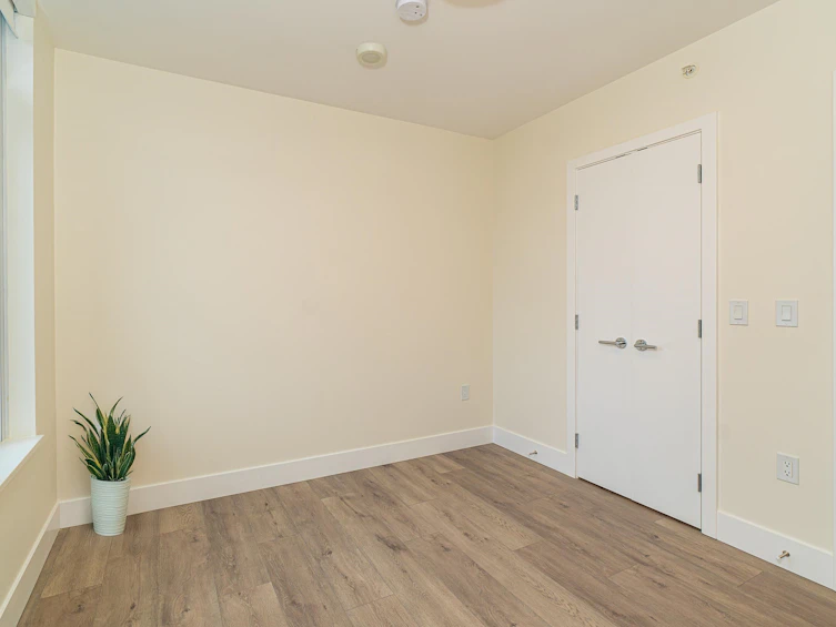 1401-10428 Whalley Boulevard, Surrey, BC, V3T 1W6 - 10