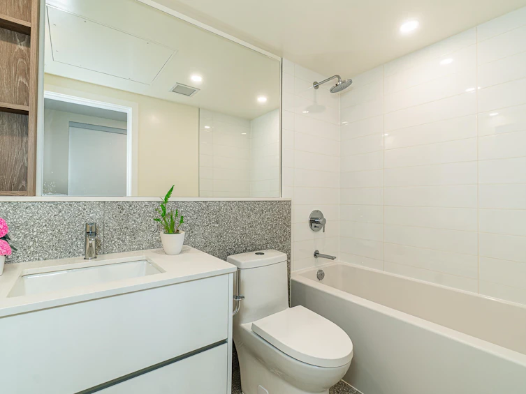 1401-10428 Whalley Boulevard, Surrey, BC, V3T 1W6 - 14