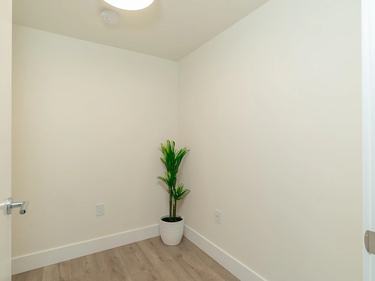 1401-10428 Whalley Boulevard, Surrey, BC, V3T 1W6 - 15