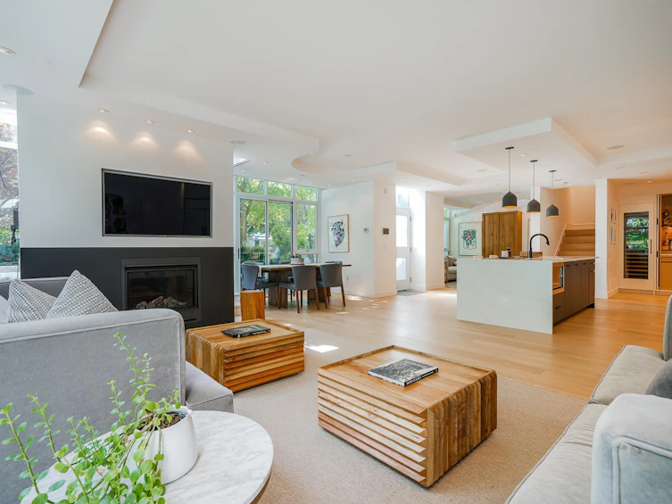 403 Beach Crescent, Vancouver, BC, V6Z 3C9