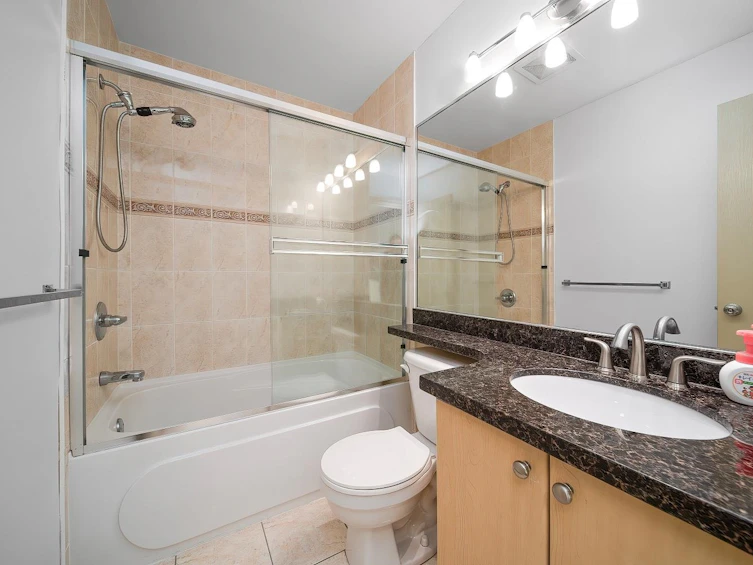 15-7700 Abercrombie Drive, Richmond, BC, V6Y 3X8 - 12