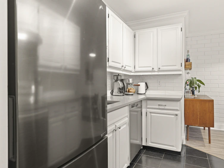 211-2366 Wall Street, Vancouver, BC, V5L 4Y1 - 18