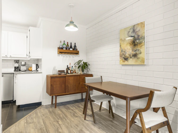 211-2366 Wall Street, Vancouver, BC, V5L 4Y1 - 4