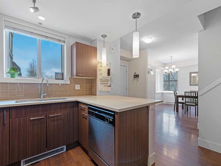 201-2110 Rowland Street, Port Coquitlam, BC, V3C 0C2 - 4