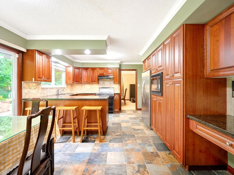 13500 Balsam Crescent, Surrey, BC, V4P 1W2 - 11