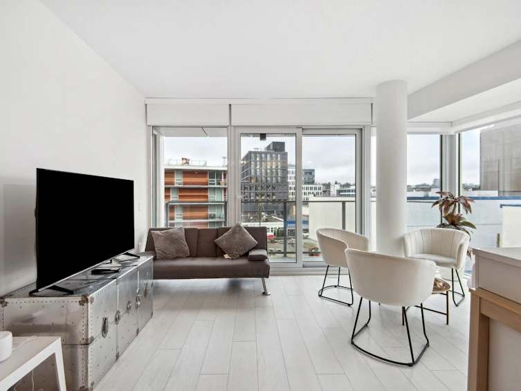 602-180 E 2nd Avenue, Vancouver, BC, V5T 0K4 - 3