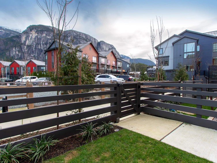 38070 Helm Way, Squamish, BC, V8B 1E6 - 18