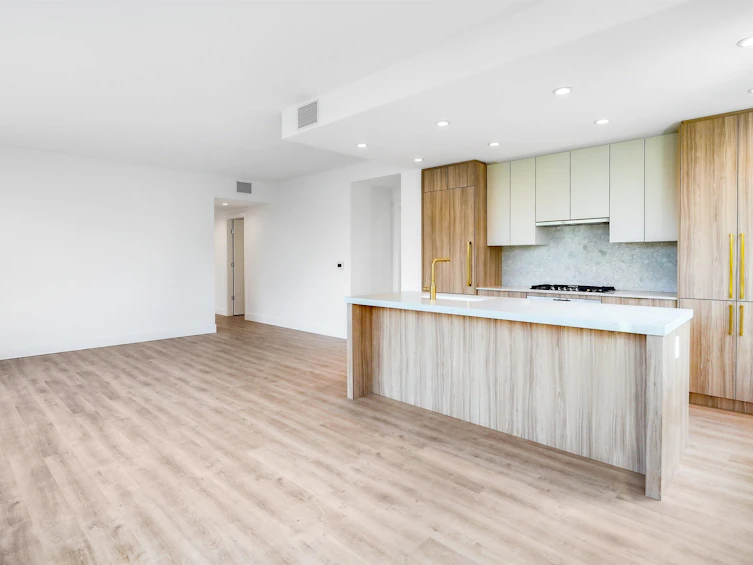 702-2375 Emery Court, North Vancouver, BC - 4