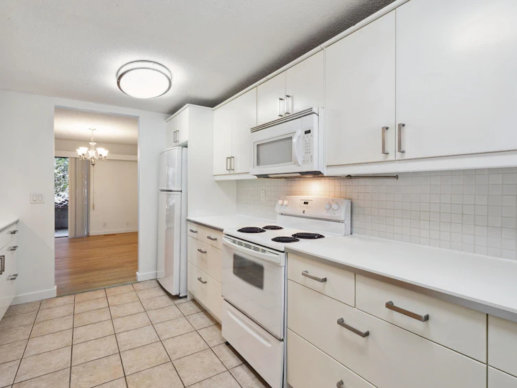2933 Capilano Road, North Vancouver, BC, V7R 4H4 - 10