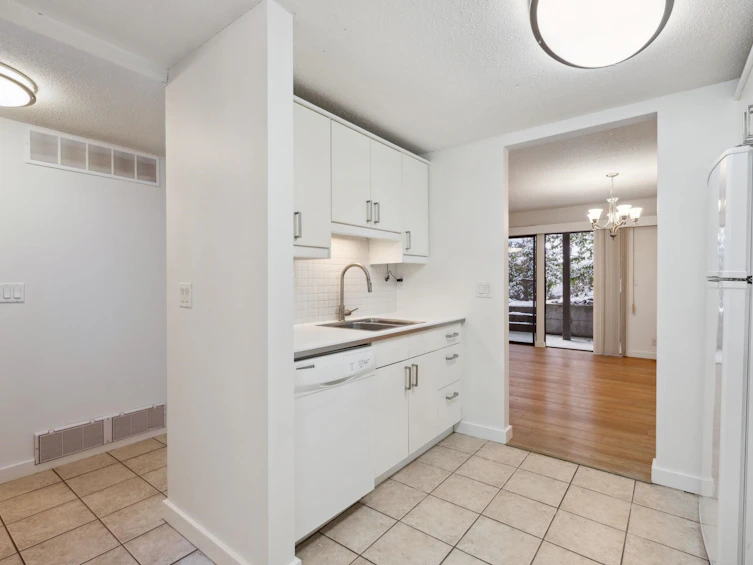 2933 Capilano Road, North Vancouver, BC, V7R 4H4 - 11