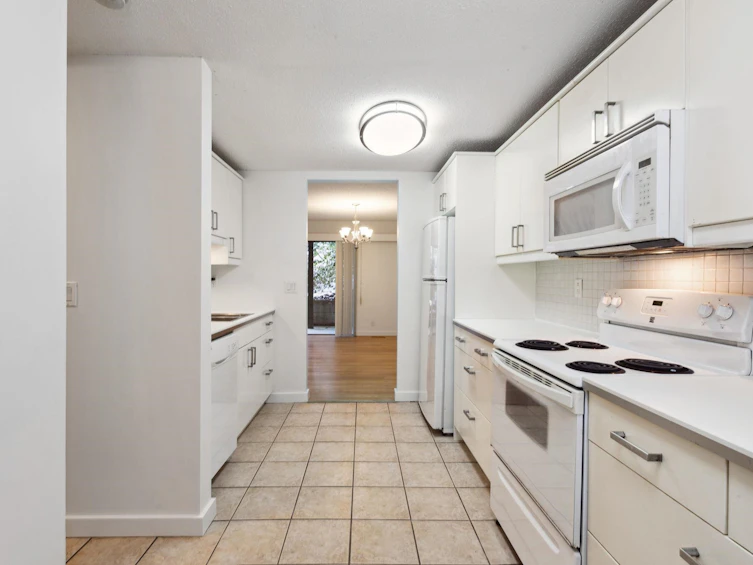 2933 Capilano Road, North Vancouver, BC, V7R 4H4 - 8