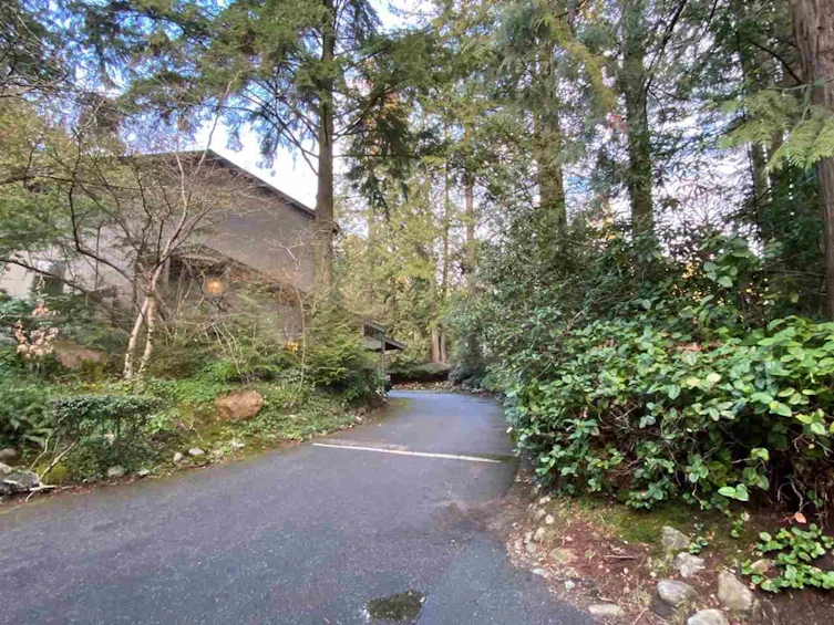 2933 Capilano Road, North Vancouver, BC, V7R 4H4 - 27