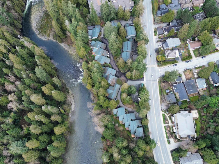 2933 Capilano Road, North Vancouver, BC, V7R 4H4 - 30