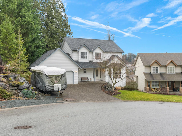 5365 Skyview Crescent, Chilliwack, BC, V2R 4G1 - 2