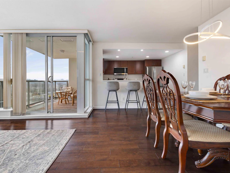 1103 - 235 Guildford Way, Port Moody BC V3H 5L8