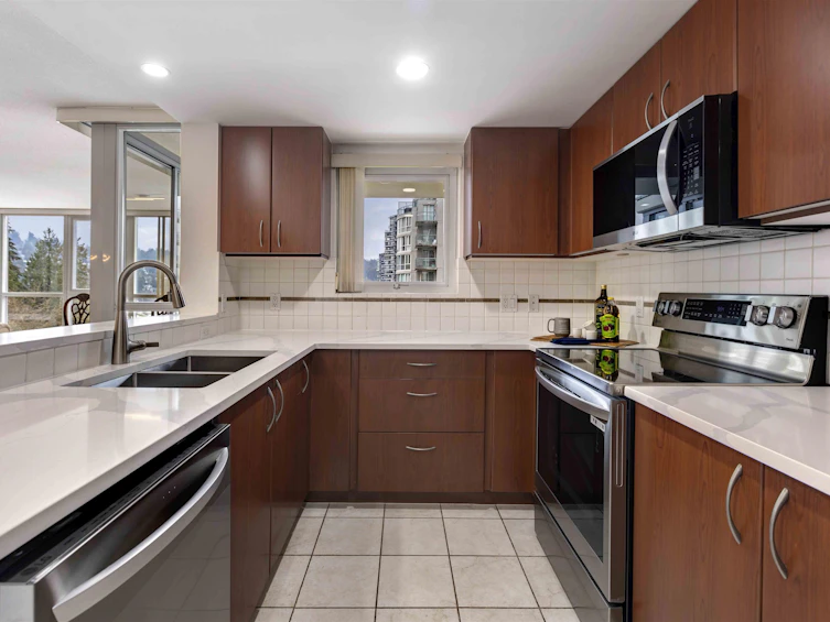 1103-235 Guildford Way, Port Moody, BC, V3H 5L8 - 4