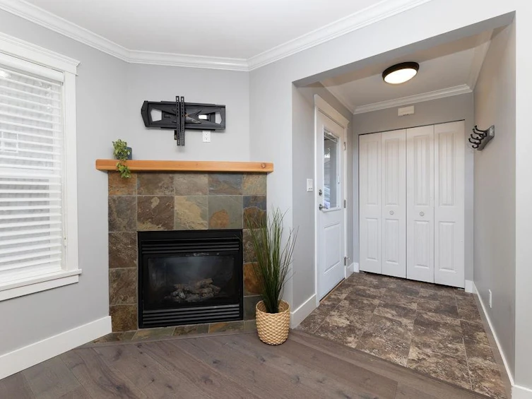 106-518 Shaw Road, Gibsons, BC, V0N 1V8 - 5