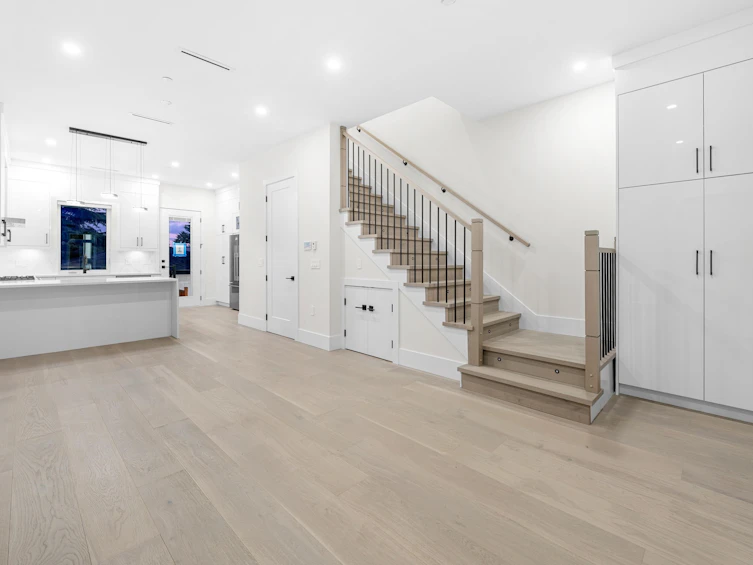2888 E 54th Avenue, Vancouver, BC, V5S 1Y3 - 6