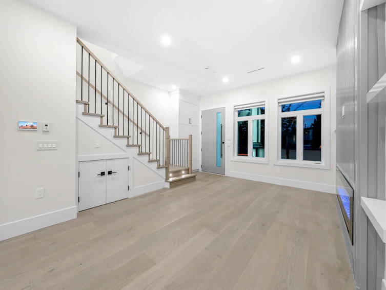 2888 E 54th Avenue, Vancouver, BC, V5S 1Y3 - 7