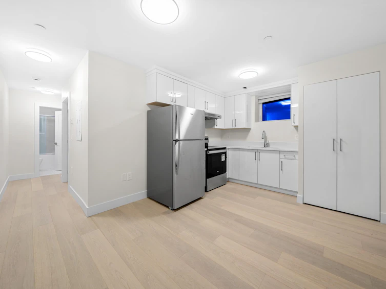 2888 E 54th Avenue, Vancouver, BC, V5S 1Y3 - 24
