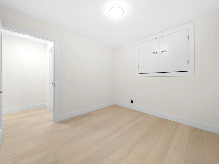 2888 E 54th Avenue, Vancouver, BC, V5S 1Y3 - 31