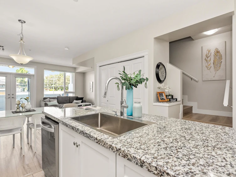 211-7908 Graham Avenue, Burnaby, BC, V3N 1V9 - 5