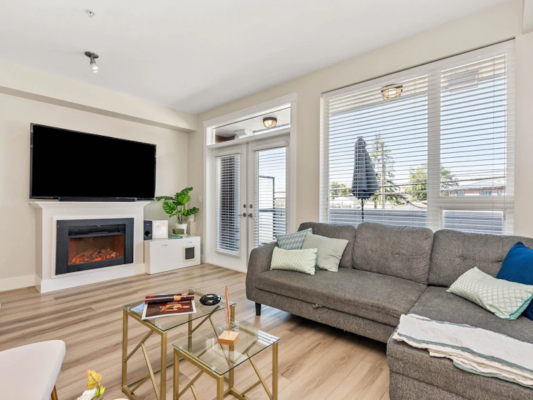 211-7908 Graham Avenue, Burnaby, BC, V3N 1V9 - 9