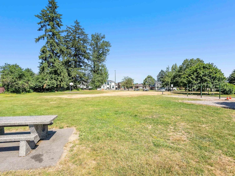 211-7908 Graham Avenue, Burnaby, BC, V3N 1V9 - 30