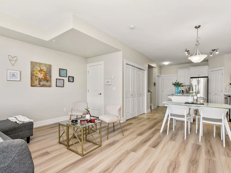 211-7908 Graham Avenue, Burnaby, BC, V3N 1V9 - 11