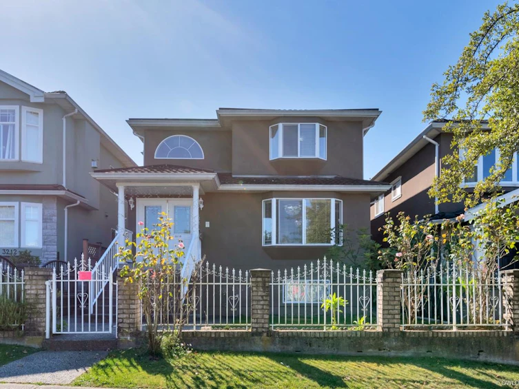 3210 E 23rd Avenue, Vancouver, BC, V5R 1B7