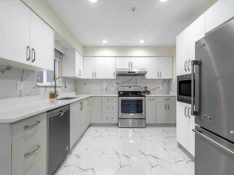 3210 E 23rd Avenue, Vancouver, BC, V5R 1B7 - 10