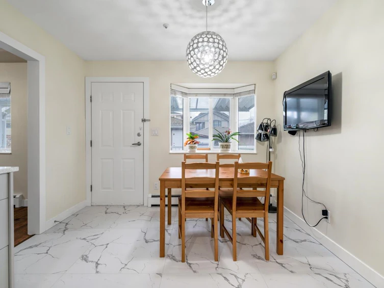 3210 E 23rd Avenue, Vancouver, BC, V5R 1B7 - 11