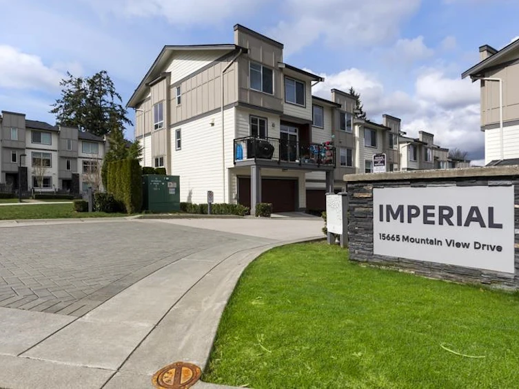 71-15665 Mountain View Drive, Surrey, BC, V3Z 0W8
