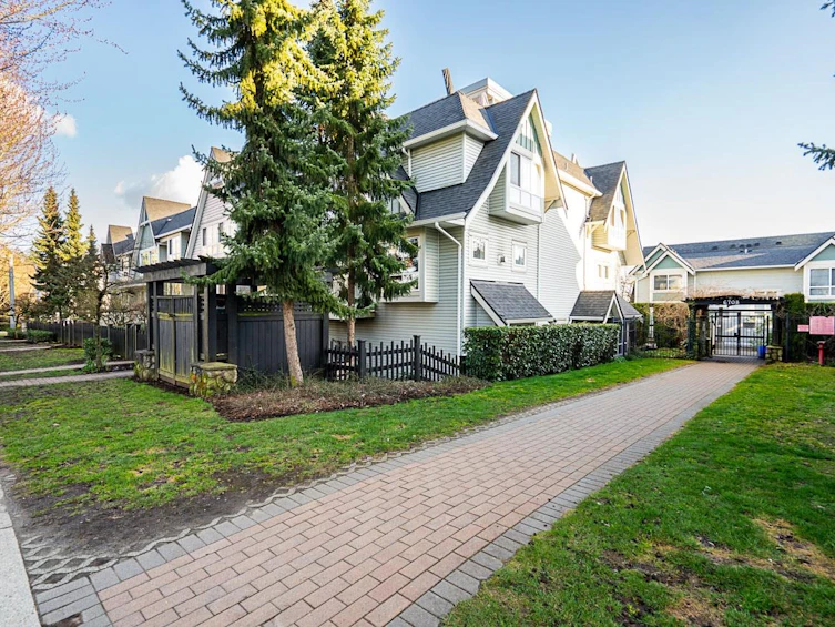 6772 Beresford Street, Burnaby, BC, V5E 4M5 - 2